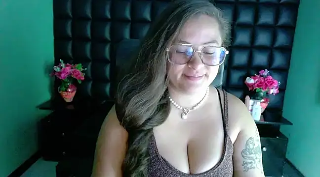 SaraThomso online show from 12.05.24