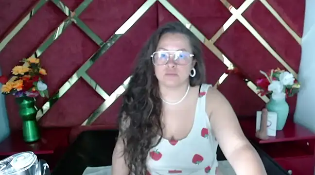 Snapshot of SaraThomso chatting on 01.22.25 SaraThomso online show from 01.22.25