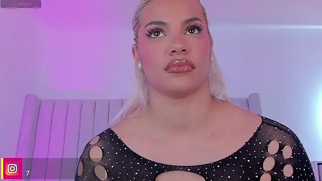 Shelynna azzul online show from 11.06.25