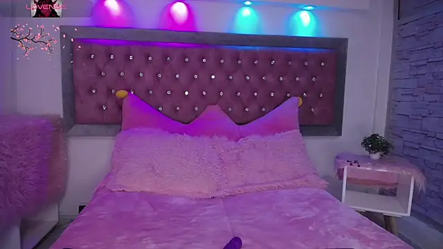 Tifanny Sweett online show from 12.11.24