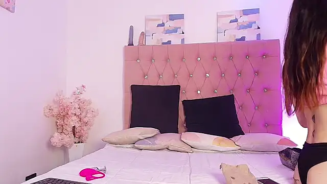 Tifanny Sweett online show from 09.24.25