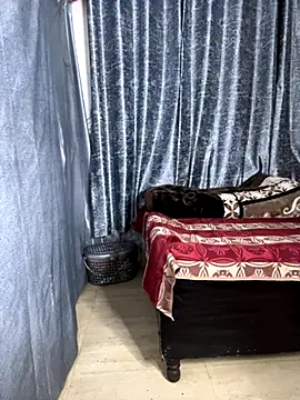 Snapshot of Ritu-Babe chatting on 11.17.25 Ritu-Babe online show from 11.17.25