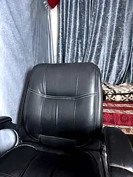 Snapshot of Ritu-Babe chatting on 11.20.25 Ritu-Babe online show from 11.20.25