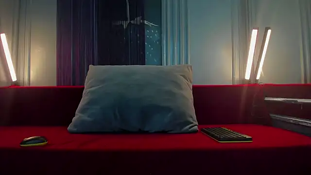 Whitney Svonn online show from 03.04.25