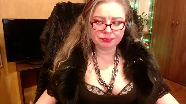 Miss Tress online show from 02.14.25