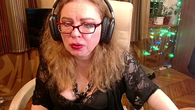 Snapshot of Miss_Tress chatting on 07.24.26 Miss Tress online show from 07.24.26