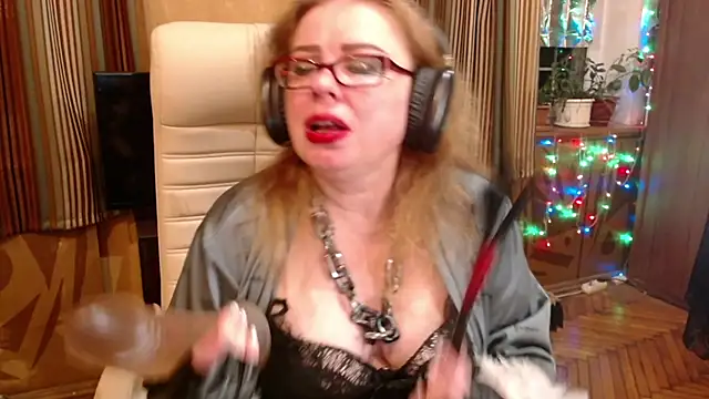 Snapshot of Miss_Tress chatting on 07.27.26 Miss Tress online show from 07.27.26
