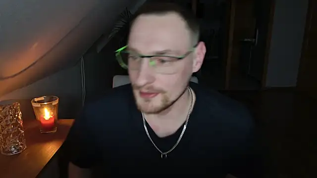 Snapshot of Relsxboy chatting on 02.04.25 Relsxboy online show from 02.04.25