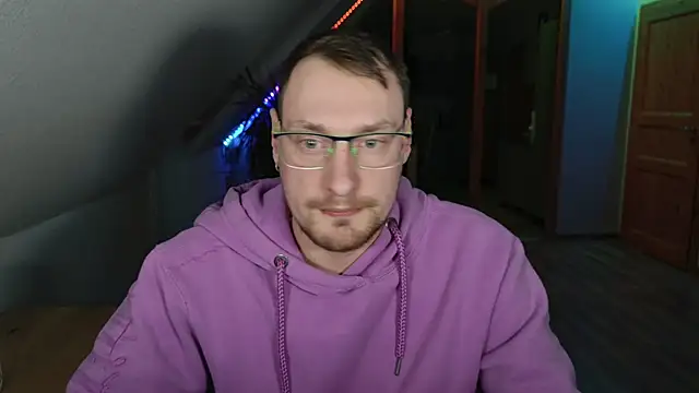 Snapshot of Relsxboy chatting on 02.18.25 Relsxboy online show from 02.18.25