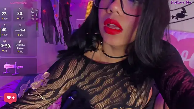 SenniaBella online show from 10.29.25