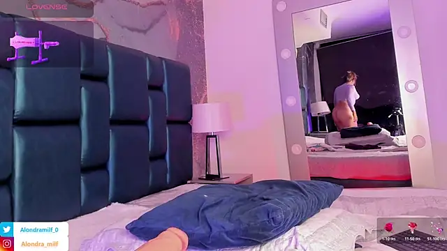 Snapshot of ALONDRAMILF chatting on 11.09.25 ALONDRAMILF online show from 11.09.25