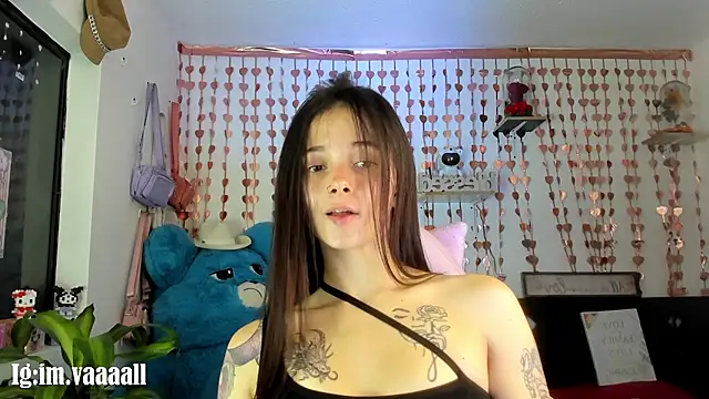 lucyy tay online show from 10.24.25