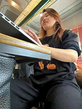 Emily 9xx online show from 11.21.25