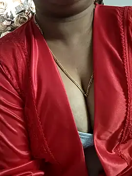 Snapshot of cuteyqueen chatting on 12.06.24 cuteyqueen online show from 12.06.24