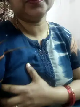 Snapshot of cuteyqueen chatting on 12.06.24 cuteyqueen online show from 12.06.24