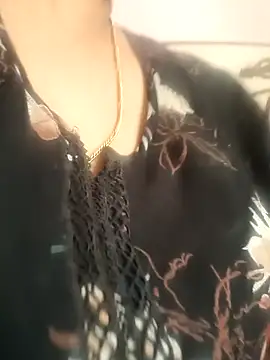 Snapshot of cuteyqueen chatting on 12.12.24 cuteyqueen online show from 12.12.24