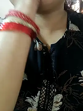 Snapshot of cuteyqueen chatting on 01.19.25 cuteyqueen online show from 01.19.25