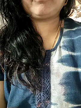 Snapshot of cuteyqueen chatting on 01.29.25 cuteyqueen online show from 01.29.25