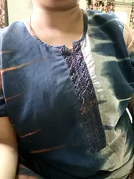 Snapshot of cuteyqueen chatting on 03.16.25 cuteyqueen online show from 03.16.25