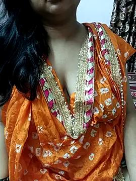 Snapshot of cuteyqueen chatting on 09.20.25 cuteyqueen online show from 09.20.25