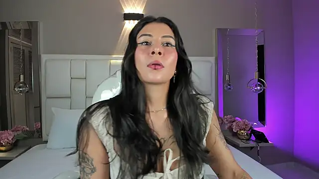Snapshot of JessyEvans chatting on 09.10.25 JessyEvans online show from 09.10.25