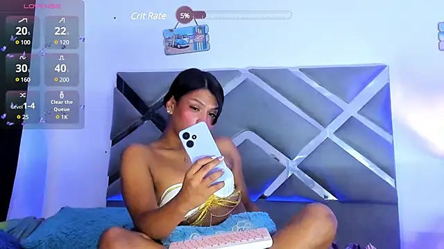 Snapshot of KimberlyCutee chatting on 12.15.24 KimberlyCutee online show from 12.15.24