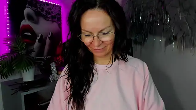 HelenLuxx online show from 03.29.26