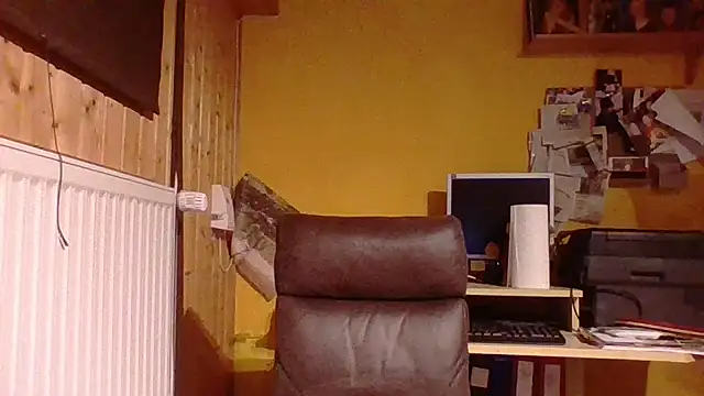 Snapshot of _squirty_cum_lady_ chatting on 06.27.26 squirty cum lady online show from 06.27.26