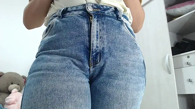 Amelia Debora Antonella online show from 10.23.25