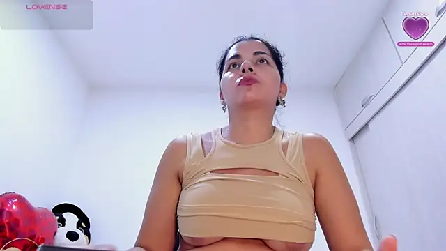 Amelia Debora Antonella online show from 05.28.26