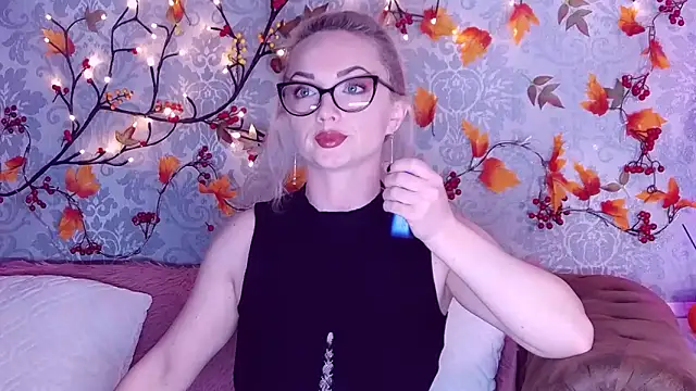 EllianaReese online show from 11.19.25