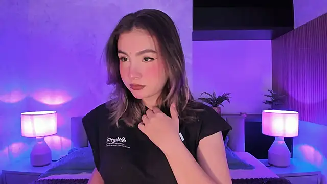 SamantaBone online show from 10.17.25