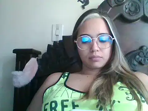 trianabell online show from 01.23.25