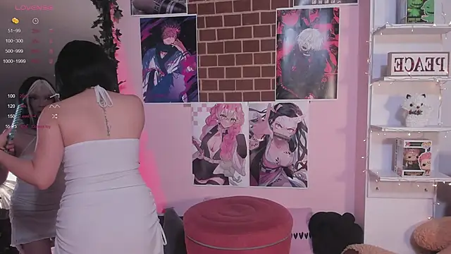 Snapshot of sensualkattt chatting on 12.20.24 sensualkattt online show from 12.20.24