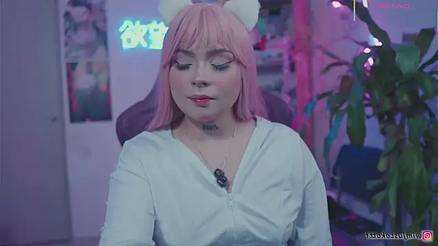 Snapshot of sensualkattt chatting on 09.12.25 sensualkattt online show from 09.12.25