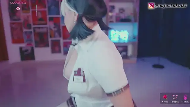 Snapshot of sensualkattt chatting on 10.25.25 sensualkattt online show from 10.25.25