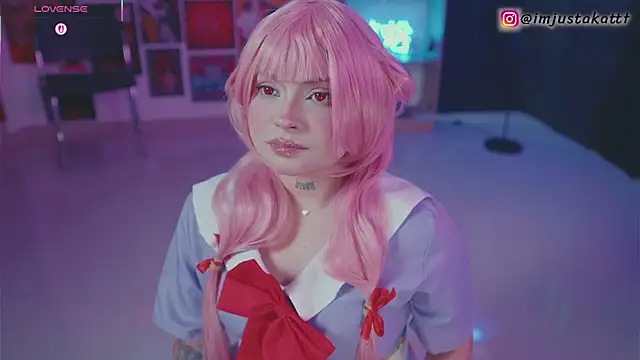 Snapshot of sensualkattt chatting on 10.26.25 sensualkattt online show from 10.26.25