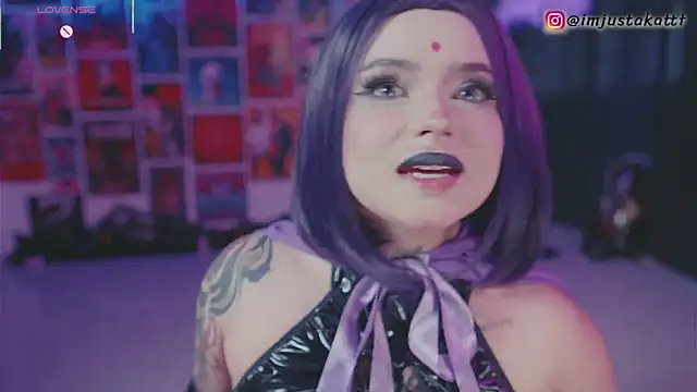 Snapshot of sensualkattt chatting on 10.31.25 sensualkattt online show from 10.31.25