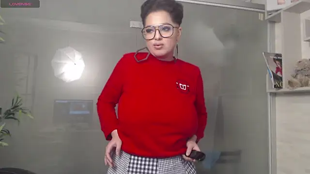 BustyAllyy online show from 01.18.25