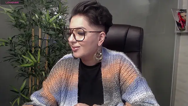 BustyAllyy online show from 02.11.25