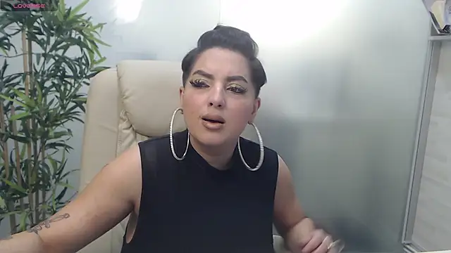 BustyAllyy online show from 02.25.25