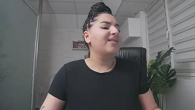 BustyAllyy online show from 10.04.25