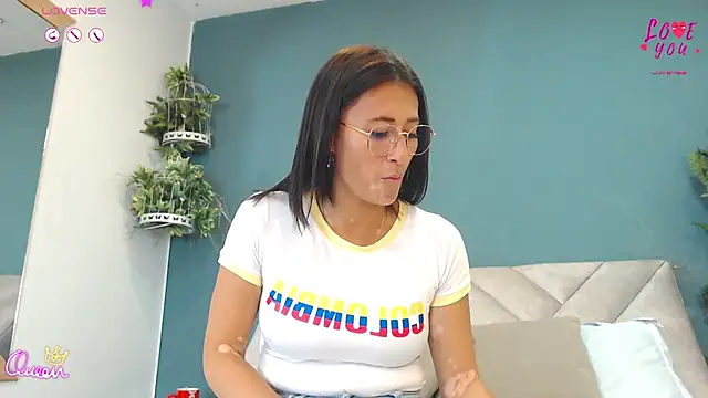Snapshot of SharisWillian chatting on 07.04.26 SharisWillian online show from 07.04.26