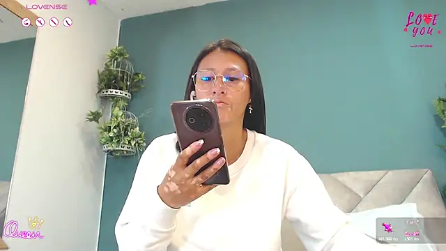 Snapshot of SharisWillian chatting on 07.15.26 SharisWillian online show from 07.15.26