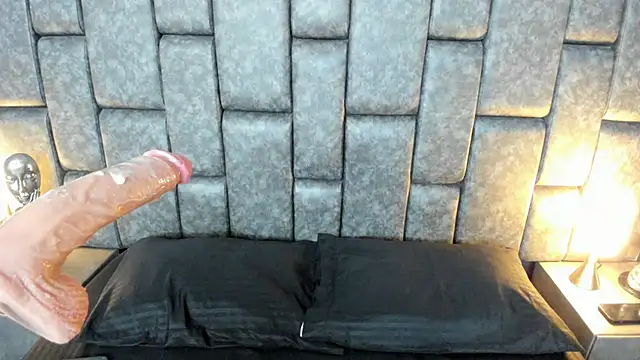 Foxy Assh  online show from 02.28.25