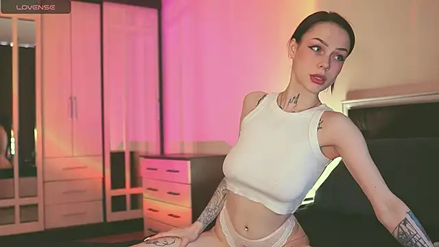 Snapshot of Polusladkoye chatting on 03.04.25 Polusladkoye online show from 03.04.25