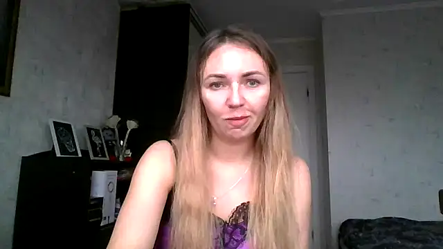 AngelinaLove28 online show from 11.22.25