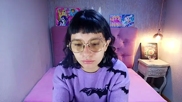 Snapshot of charlottemoonxz chatting on 07.15.26 charlottemoonxz online show from 07.15.26