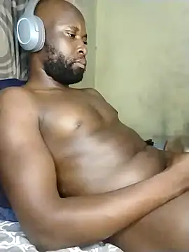 Snapshot of Stallion100 chatting on 12.21.24 Stallion100 online show from 12.21.24