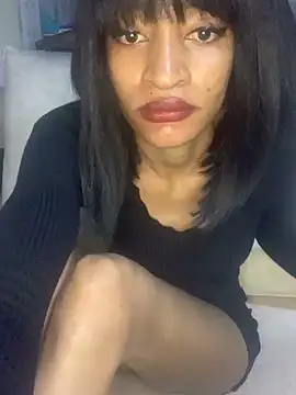 Snapshot of GoddessVee chatting on 01.28.25 GoddessVee online show from 01.28.25